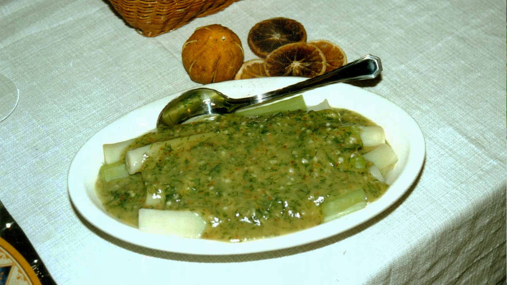 כרישה מאודה ברוטב שמן זית חרדל
