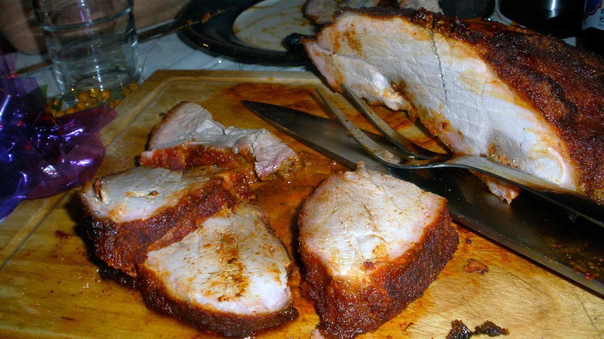 כתף חזיר (Boston Butt) בעישון של שש שעות
