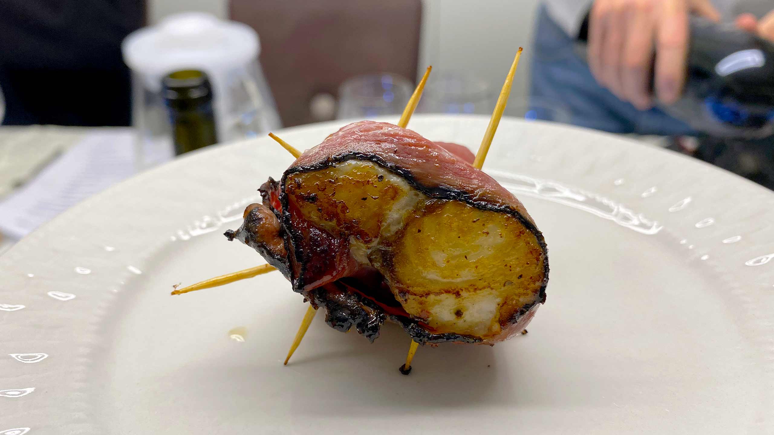 פלמידה-עטופה-בבריסקט-מעושן-ברוטב-מתוק